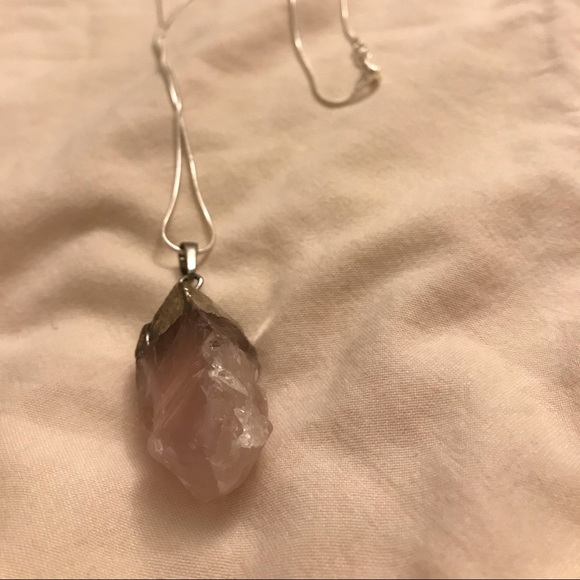 Rose quartz crystal stone necklace - Picture 2 of 2